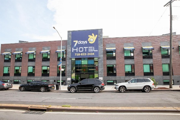 7 Days Hotel image 4