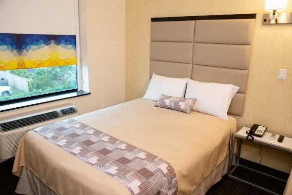 7 Days Hotel image 6